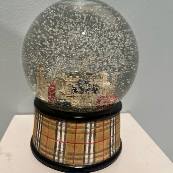 Rare Burberry vintage Musical Snow Globe NEW - Picture 4 of 8